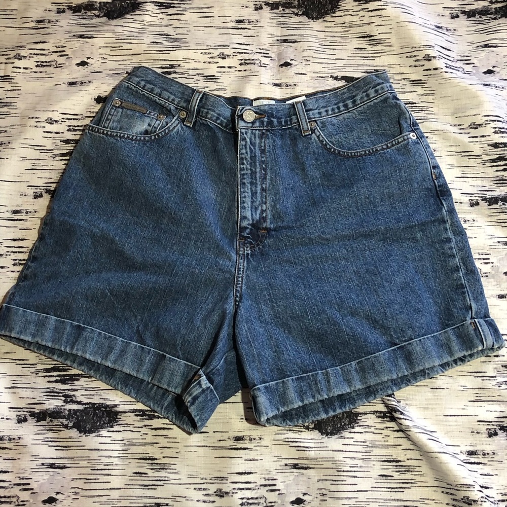 Vintage high waist Calvin Klein dad shorts size 14